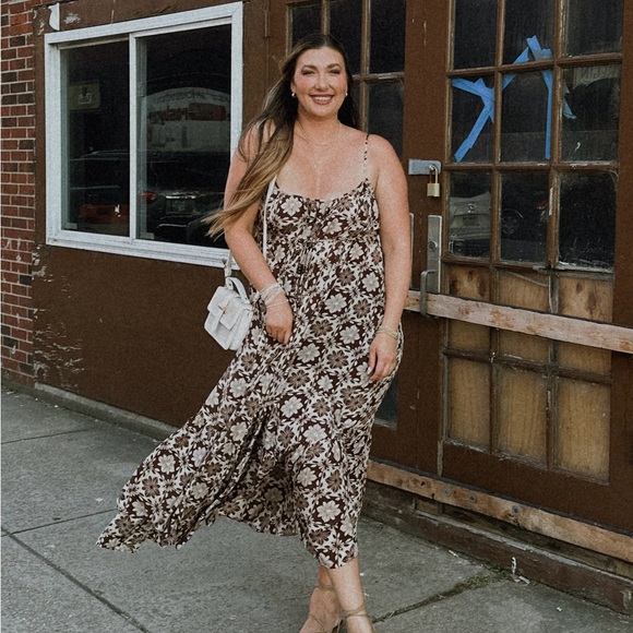 Meet your Posher, Megan - Picture 1 of 4